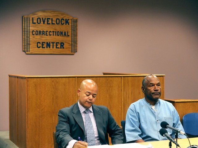 OJ Simpson planning $100M suit against Las Vegas hotel
