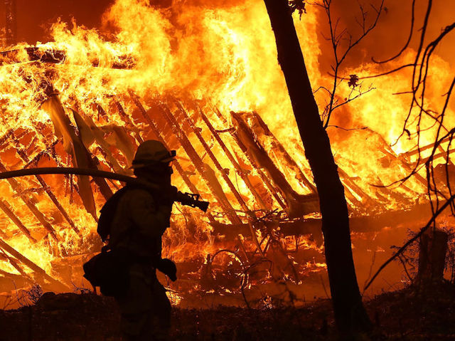 California wildfires kill 31 people, with more devastation to come